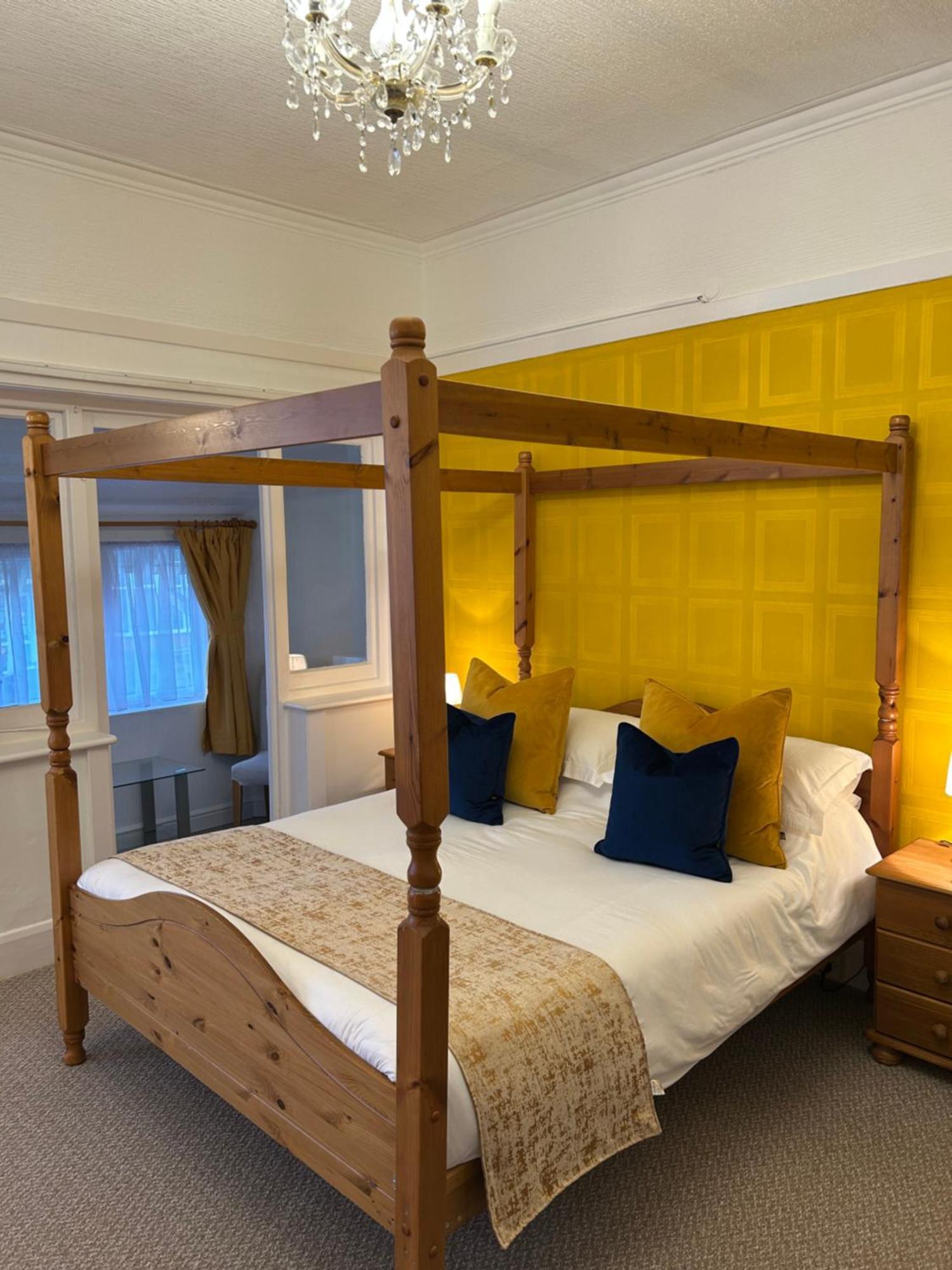 Knighton Lodge สเกคเนส ภายนอก รูปภาพ